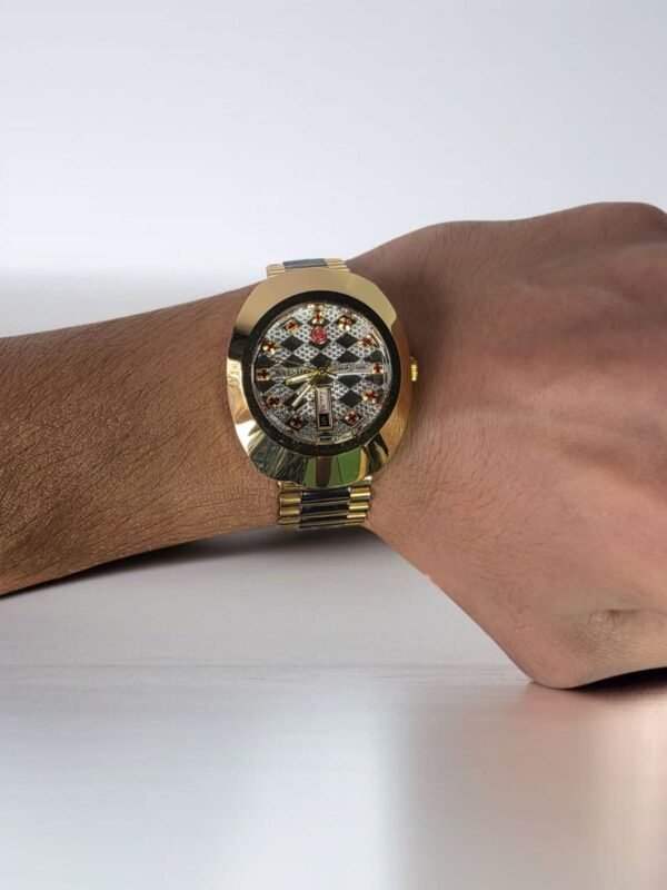 ساعة يد رجالية تشبه شكل ساعة رادو من طراز "سفيستون جولدن دايال" (Sveston Golden Dial Men's Watch)