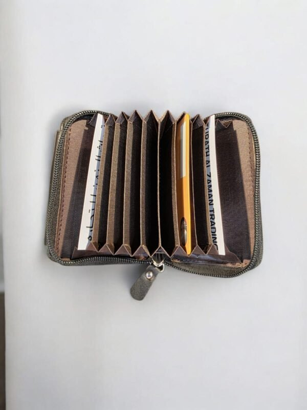 محفظة رجالية لون اسود مع بني فاتح