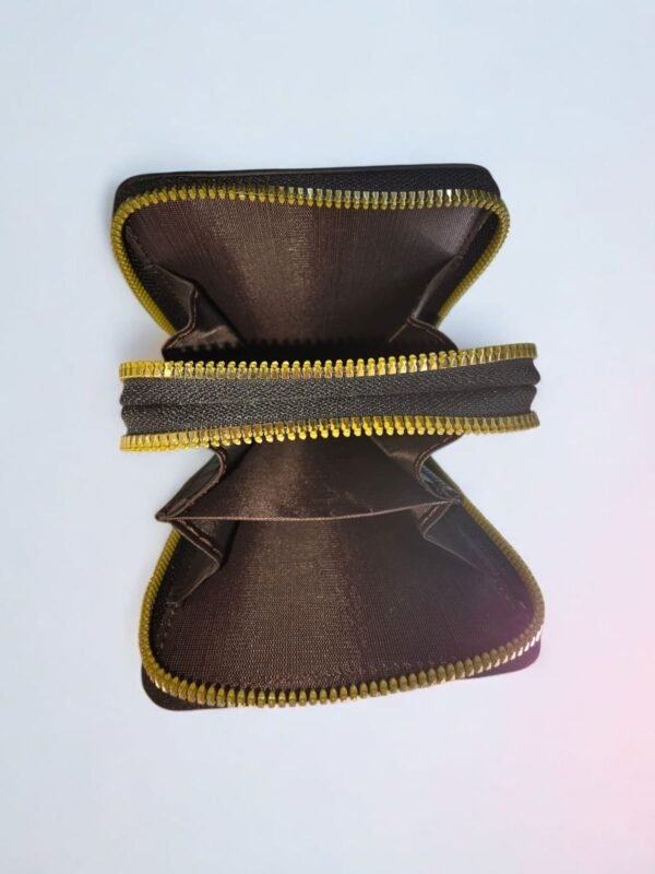 شنطة نسائية لون اسود