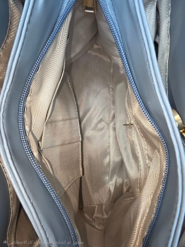 شنطة نسائية زرقاء